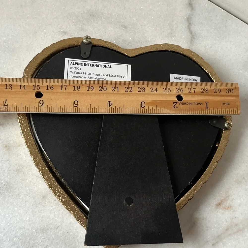GOLD HEART SHAPED PHOTO FRAME 5x5” FREE STANDING (NEW) metal texture frame